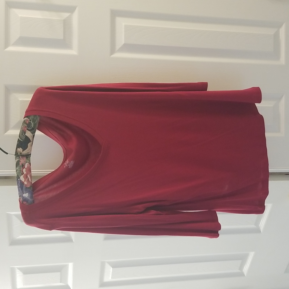 Joan Bass Top Size XL Red